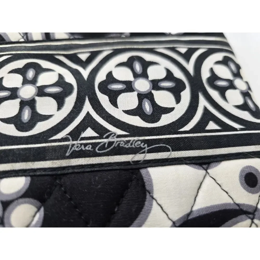 Vera Bradley Floral Black & White Zip Close Wallet Clutch Wrist Strap‎ - Picture 4 of 12